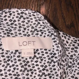 Loft black and white long sleeve floral top size small thumbnail 4