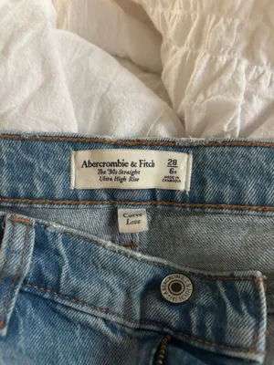 Abercrombie Ultra High Rise 90s Straight Jeans Color Medium thumbnail 6