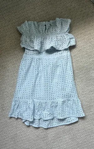 Boutique strapless Dress Size M thumbnail 1