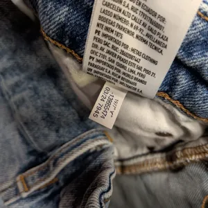 American Eagle Curvy Relaxed Short Light Wash Distressed Denim‎ Size 6 Strigid thumbnail 8