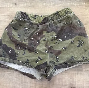 Comfy Camo‎ Print Lounge Shorts thumbnail 1