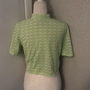 Free People Green Mock Neck Textured Button Closure Back T-Shirt S Casual Boho thumbnail 2