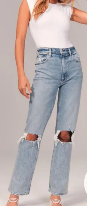 Abercrombie & Fitch The 90’s Straight Ultra High Rise Curve Jeans Women’s 26/2S thumbnail 1