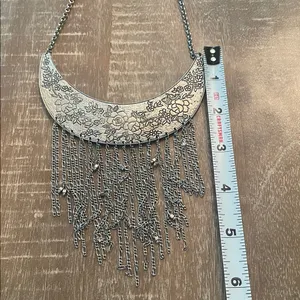 Abercrombie & Fitch Silver Tone Bib Necklace w/ Fringe & Floral Design 17 in thumbnail 2