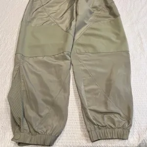 Alo mint green reinvention jogger XS women *flawed thumbnail 12