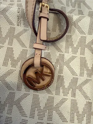 Michael Kors Vanilla Jet Set Travel Signature MK Tote Bag thumbnail 15