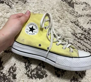 Converse shoes thumbnail 1