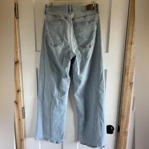 American Eagle Outfitters Women's Light Blue Straight Leg Jeans thumbnail 2