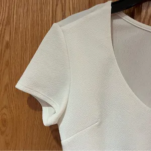 Show Me Your Mumu Miami V-Neck Stretch Crepe Crop Top in Bone‎ Size Medium thumbnail 9