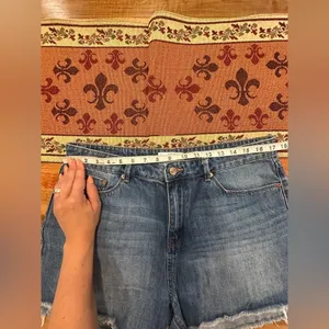 MNG Mango Denim & Tees Cutoff Jean Shorts Medium Wash Coastal Boho Sz 12 thumbnail 8