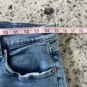 LOFT The Kick Crop Jeans Women 10/30 Blue Medium Wash Raw Hem High Rise Denim thumbnail 7