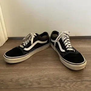 Vans Black and White sneakers thumbnail 6