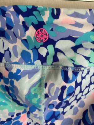 Lilly Pulitzer Luxletic Weekender Oasis Wave After Wave Cropped Leggings Sz Sm thumbnail 10