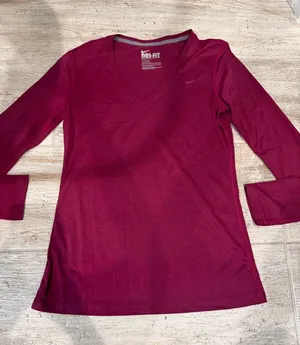 Nike Women's Long Sleeve V-Neck Top thumbnail 1