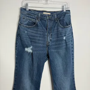 Levi's Premium 70s High Rise Flare‎ Medium Blue Wash Size 30 Minimalist Casual thumbnail 4