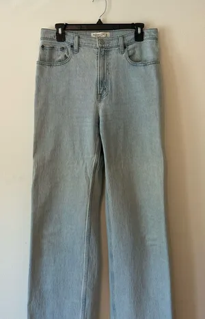 Abercrombie Relaxed Jean thumbnail 2