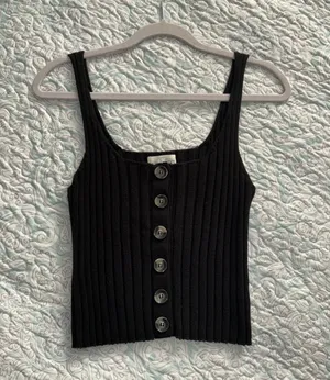 Jun & Ivy Black Tank Top thumbnail 1