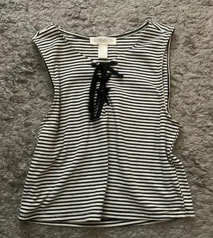 Black and white striped tank top with lace detail #stripes Cropped; Forever 21 thumbnail 1