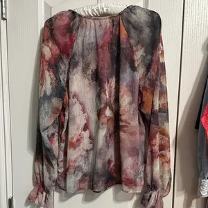 💖 Autres Filles Watercolor Grunge‎ Puff Long Sheer Sleeve Abstract Blouse thumbnail 3