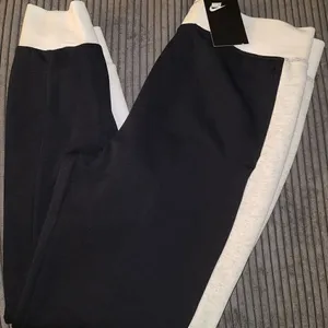 NWT Women's Nike Air Sportswear Black Pants Joggers C19‎ thumbnail 10