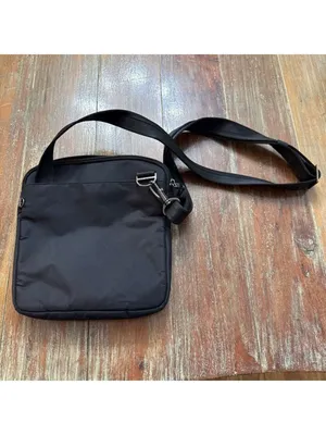 Travelon Anti Theft Medium Crossbody Bag Black thumbnail 6