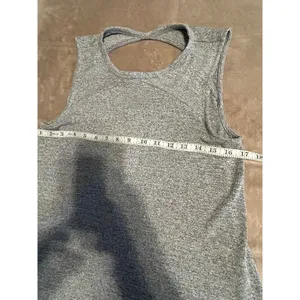 Gap Sleeveless Tank Top Women's Size Medium Long Gray Activewear Workout thumbnail 5