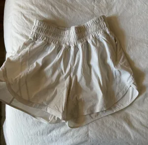 White Lululemon Shorts Hotty Hot  thumbnail 1