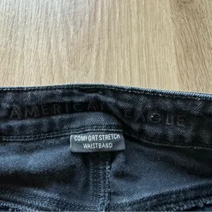 American Eagle Black Mom Straight Jean thumbnail 4