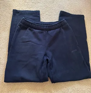 Aritzia Straight Leg Sweatpants thumbnail 1