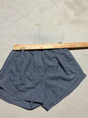 Nike Women's Grey Wavy pattern Running Shorts small thumbnail 4