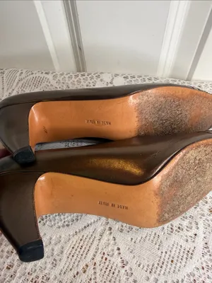 Salvatore Ferragamo bronze metallic cap toe leather gold trim heels sz 7.5 thumbnail 8