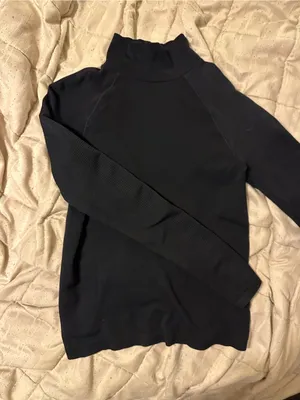 Athleta Black Long Sleeve - Small thumbnail 1