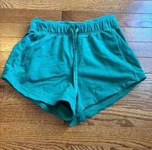 Lululemon Shorts thumbnail 1