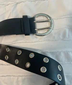 Black Grommet Belt thumbnail 2