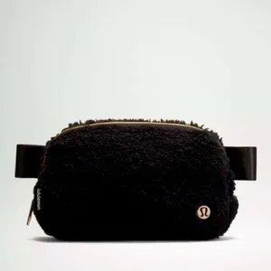 Lululemon Everywhere Belt Bag Black Fleece Sherpa with Gold Hardware 1L thumbnail 2