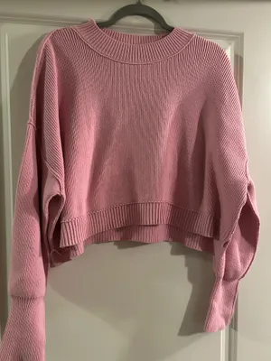 Free people cropped pink sweater thumbnail 1