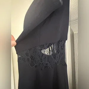 Betsy & Adam Lace-Inset formal maxi gown dress - navy blue size 2 thumbnail 8