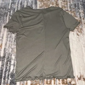 PINK Tee Size M thumbnail 2