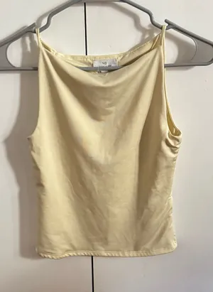 Pastel yellow Sleeveless Square thumbnail 1