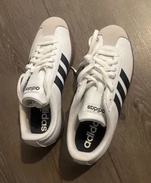 VL Adidas Court Sneakers 3.0 Women’s 7 thumbnail 1