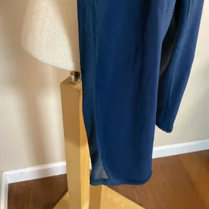 Lululemon Mesh Panel Crop Leggings Navy Blue Size 10 thumbnail 2