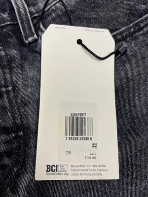 NWT Levi's Black Wedgie High Rise Jeans size 28 thumbnail 4