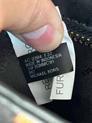 Michael Kors Carmen Small Pouchette thumbnail 11