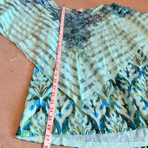 Elegant Blue and Green Striped Blouse thumbnail 7