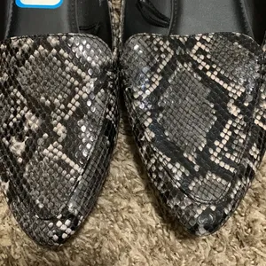 Time and Tru memory foam black snake skin look 8.5 wide width wore for 1 hour thumbnail 3