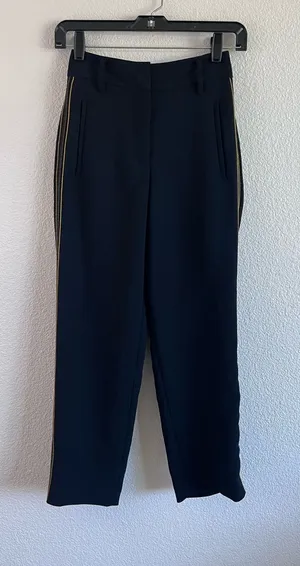 Aritzia Wilfred Women's Jallade Pant Crepe‎ Cropped High Waisted Pants Black thumbnail 1