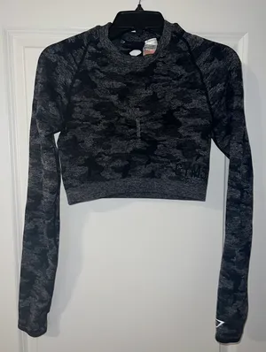 Gymshark Camo Long Sleeve Crop Top thumbnail 4