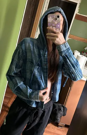 American Eagle Outfitters Cropped Flannel thumbnail 1