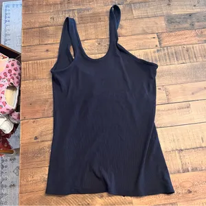 LULU🍋 LA Double‎ Strap Shoulder Tank thumbnail 3