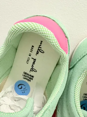 NWOB Mila Paoli Sneakers Size 6.5 thumbnail 6